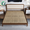 Bett mit stabilem Holzrahmen aus Eschenholz